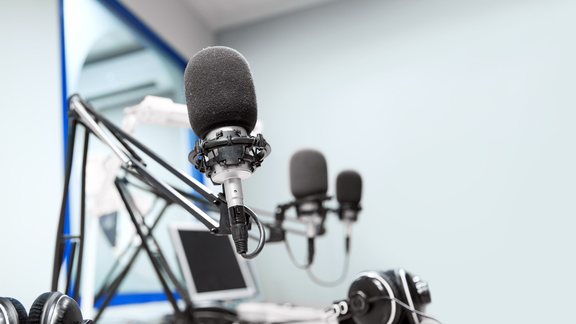 How pioneering clinicians build a national media profile